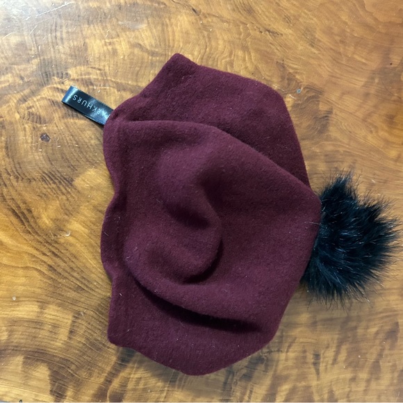 CND Wool Parkhurst Burgundy Beret with Faux Fur - Picture 3 of 6